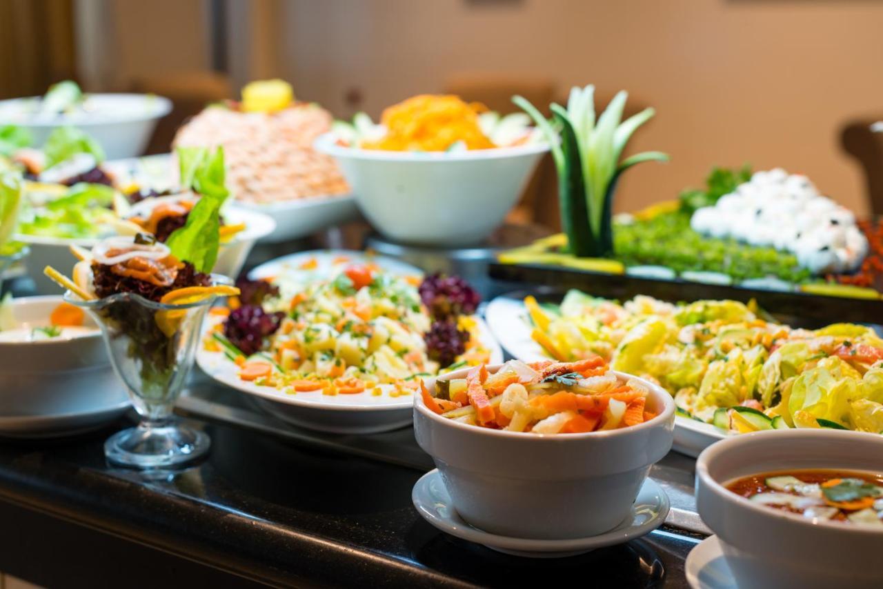 Hotel Borj Rabat - A Member Of Barcelo Hotel Group Exterior foto A salad bar