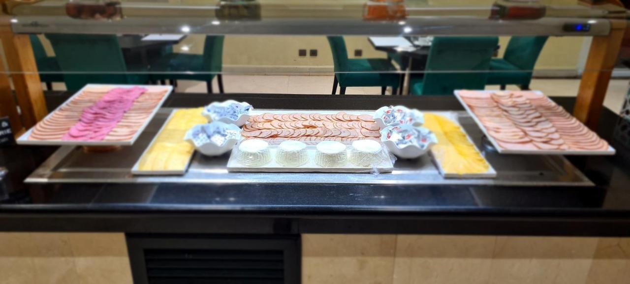 Hotel Borj Rabat - A Member Of Barcelo Hotel Group Exterior foto A display of Chinese desserts