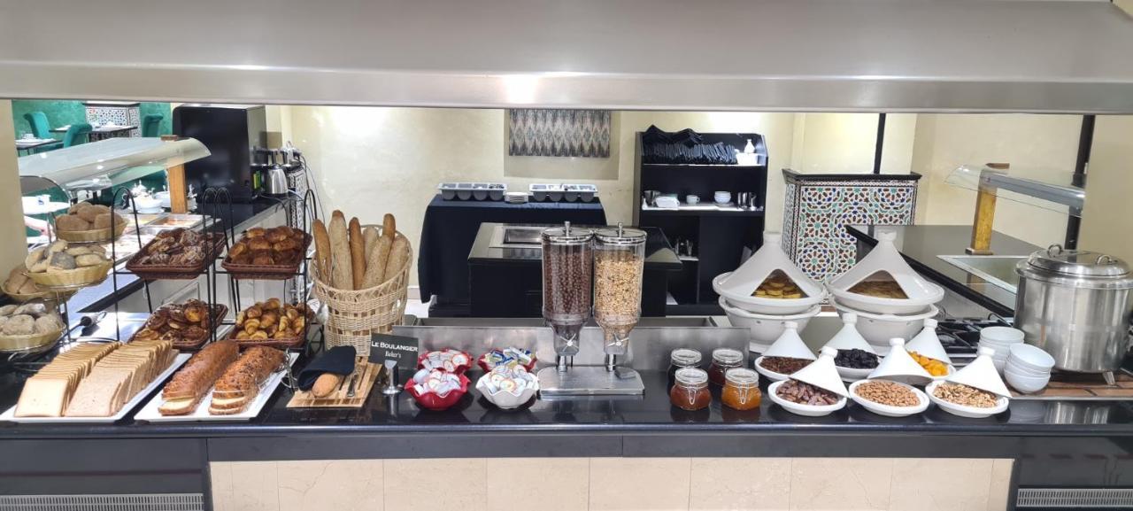 Hotel Borj Rabat - A Member Of Barcelo Hotel Group Exterior foto A breakfast buffet at a hotel