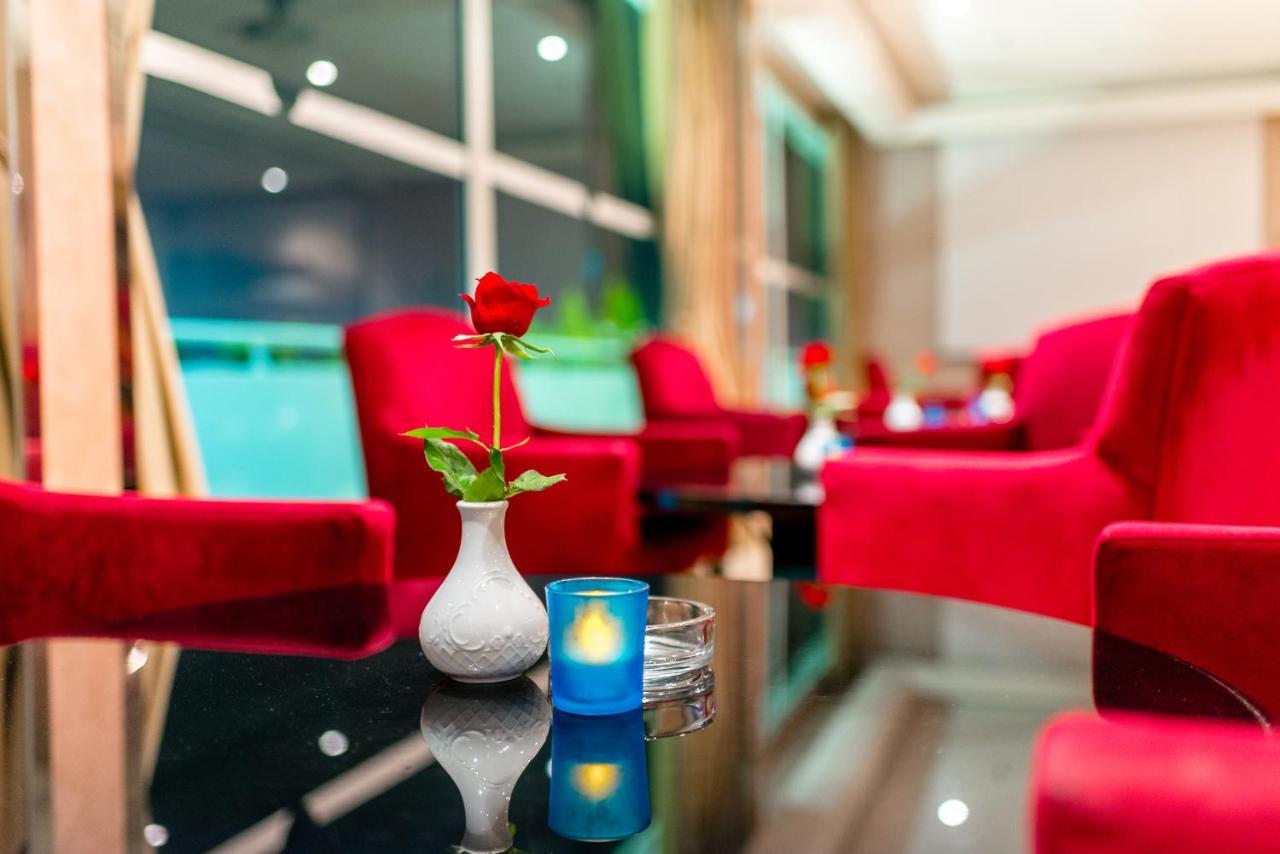 Hotel Borj Rabat - A Member Of Barcelo Hotel Group Exterior foto The lounge at the airport